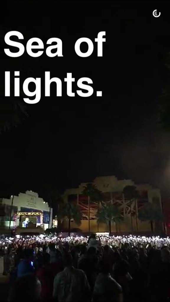 Smendes_updates's tweet photo. New photos of tonight's show in Orlando, FL from Andrews snapchat https://t.co/AioPjGBe9K