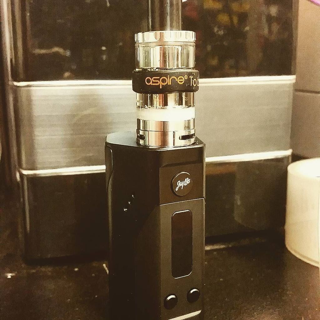 TweeterBham's tweet photo. Got the reuloux and cleito back in #ecigexpress #ecx #vapeon #ejuice #vapefam #vapelyfe #v… https://t.co/EsycOdBO6G https://t.co/tl40UERQyn