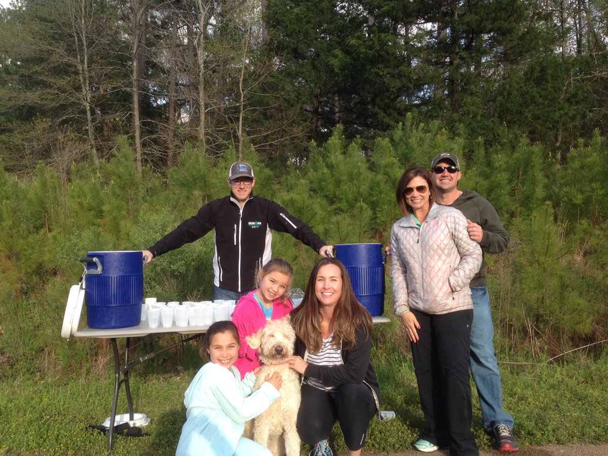 StinkyFeetAth's tweet photo. We had a fun time at the water stop. We hope y'all had a great race! #RunUpForDowns https://t.co/4AtQl0BLJD