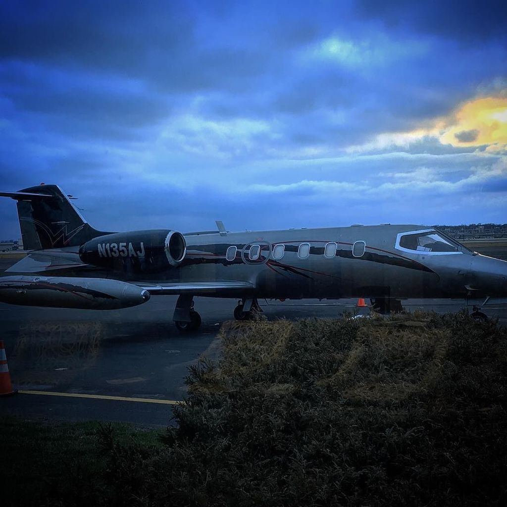DeltaBravo33's tweet image. Instagram : by w1ll1amr - Sharp paint.  #learjet #KMSN #jet #jeta #avgeek #twinturbine #dart #silverbullet
