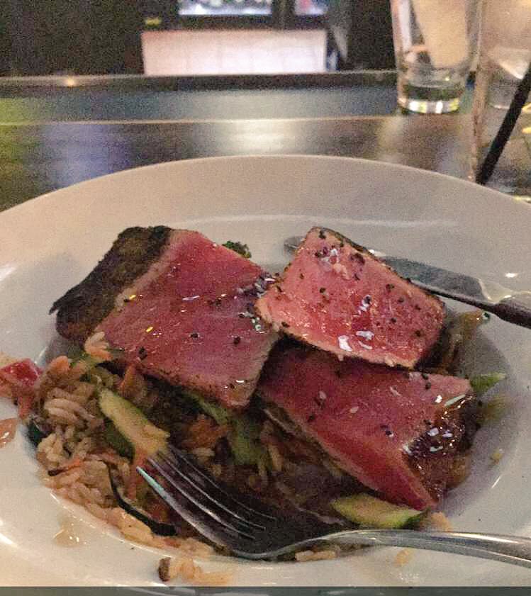 jillba12's tweet photo. First time @mvp86hinesward restaurant in cranberry & it was excellent! My tuna was cooked perfect :) #table86 https://t.co/99lB8nz21B