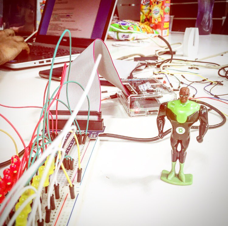 Alex_Donn's tweet photo. Team HomeSecurity w/ a 2FA solution (tmp password+ @KANDY_io visual-confirmation + cell phone) at #kandyhack @Japor https://t.co/T0zaT2CqEw