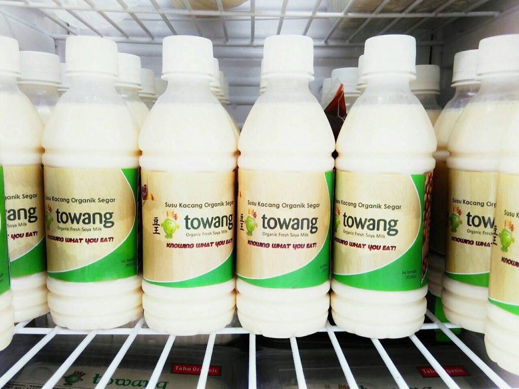 towang_id's tweet photo. Minggu siang gini lagi pada ngapain, Sahabat?

Coba like dulu yang suka banget  Air Tahu dari Towang? #TowangShare https://t.co/dX8QFr2LXf