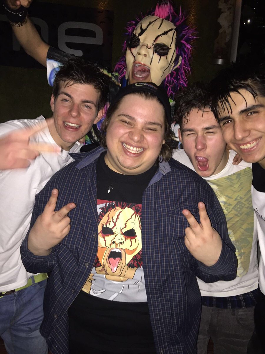 Thank you for this picture!!! 😄 totally forgot to ask you to autograph my shirt! Next time amigo!!! <a href="/DJ_BL3ND/">DJ BL3ND</a>