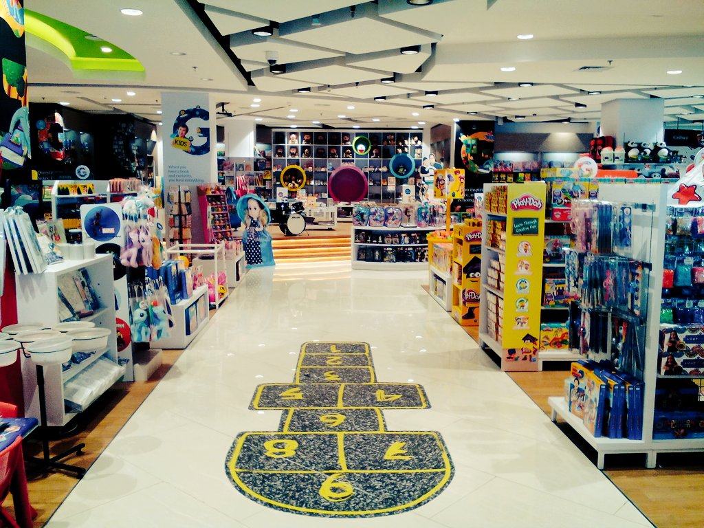 Gramedia World Emerald Bintaro tweet media