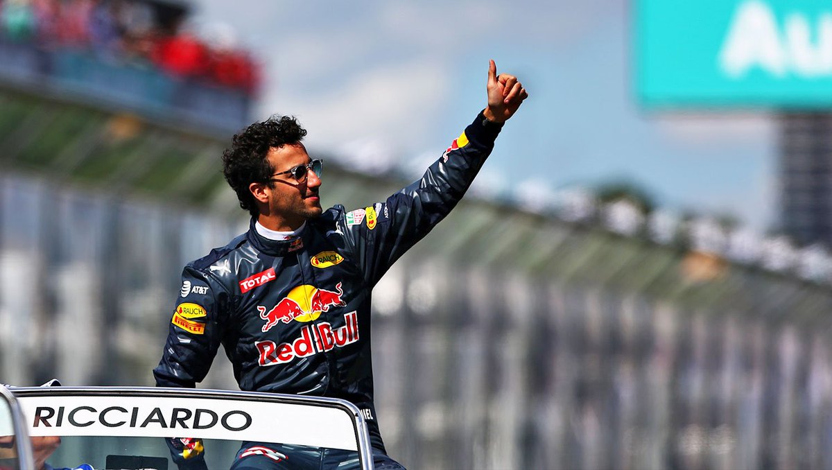redbullracing's tweet photo. Home boy on parade 👋🇦🇺 @danielricciardo #AusGP #F1 https://t.co/TqcUrSlnsv