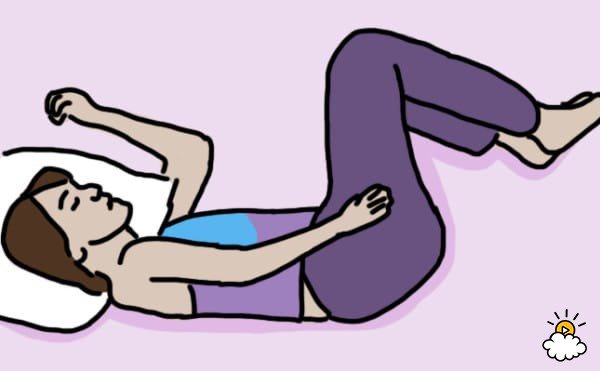 InTheKnow's tweet photo. The incredible health benefits of sleeping on your left side: https://t.co/lM2KG0HtPb https://t.co/sDiJMnrMke