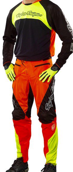 raveracing's tweet photo. Need, flat grippy trainers to go with this kit, it will be supporting "Rider down, but not out" project. Help PM me https://t.co/STWplgTzjr
