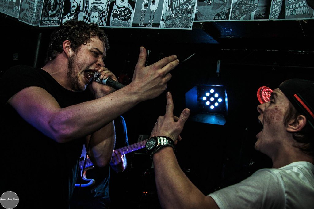 ROTF_Music's tweet image. We had an amazing time with @MoorhavenUK and @HalfLightDevon on Saturday! New merch it out too! Hit it up! ✌