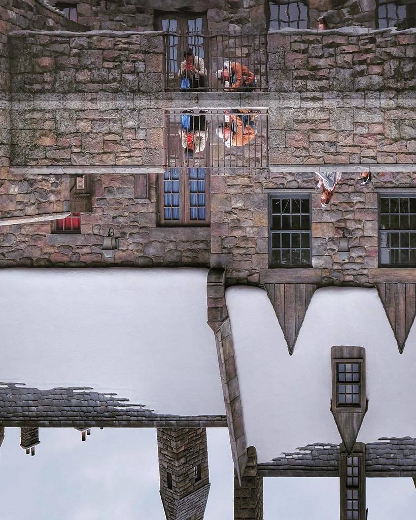 aMrazing's tweet photo. Turn your phone upside down. https://t.co/tBJjTO3Vbj https://t.co/xymEEShsaj
