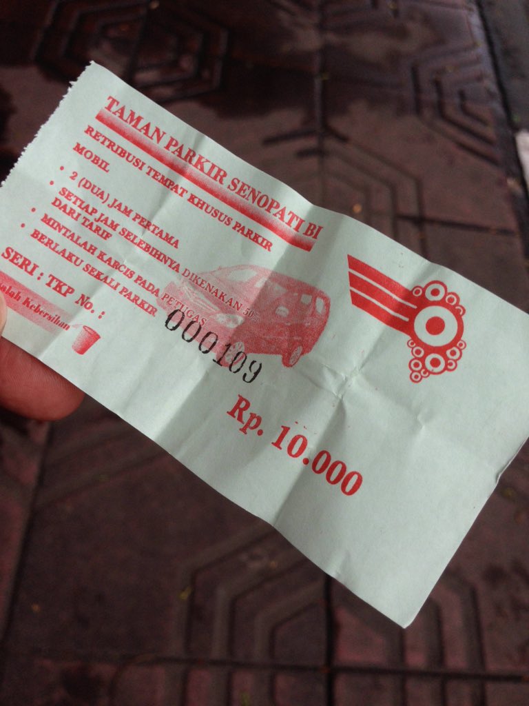 alexia308's tweet photo. tarif parkir di sekitar kantor pos #jogja cc @JogjaUpdate https://t.co/7hh0Ny14tu