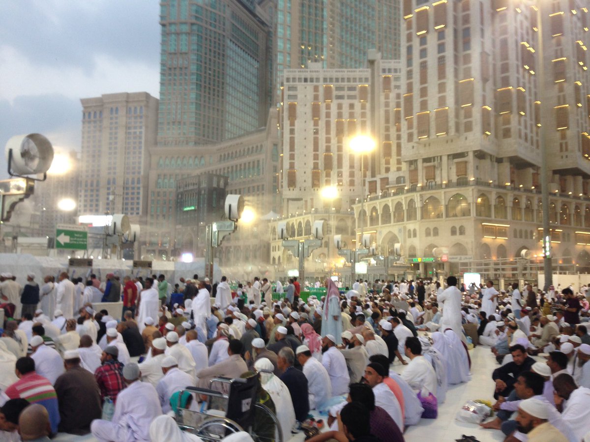 wasim_dr's tweet photo. Amazing atmosphere in the grand mosque. Makkah https://t.co/yap5MFiATb