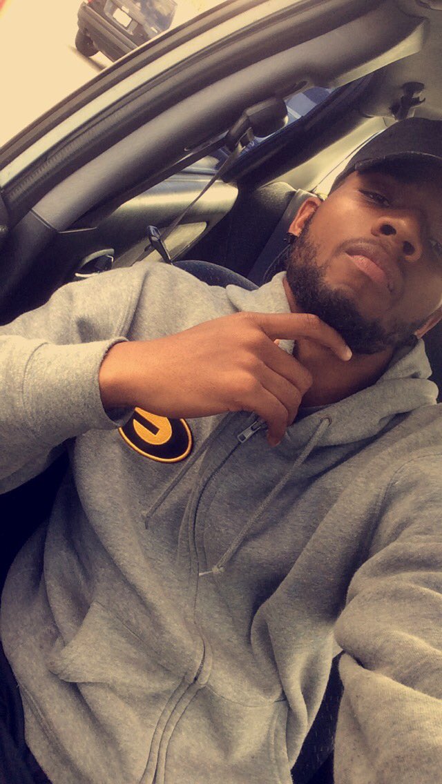 KoachRob_'s tweet photo. Im Too Serious๐ค๐ถ #MCM ๐ #2Niceee https://t.co/I3hYcPoTTF