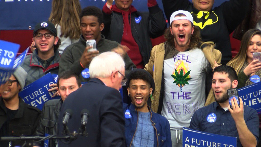 JustAMach1's tweet photo. It's good to see some enthusiastic supporters. #FeelTheBern https://t.co/xm7n7dQo8y