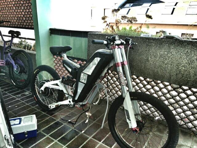 ebike_eu's tweet photo. 4years ago the rocksteady bike by Marko bettini for zelenavozila #hubmotor #bicycle #ebike #ebikemotor #ebikeframe https://t.co/n1hxi08OXm