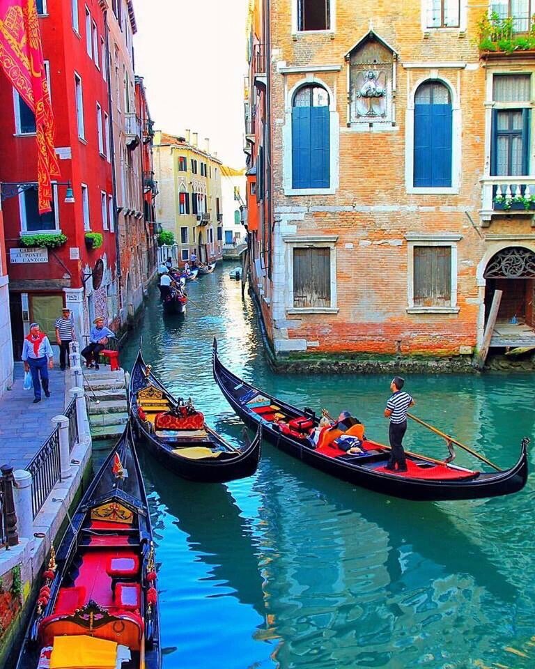 tomynonno's tweet photo. @Mariella_M 
Ma grazie Mariella buona felice giornata a te carissima amica🌺🌺🌺
Bellissimo Castello! https://t.co/lsim6WZFw5