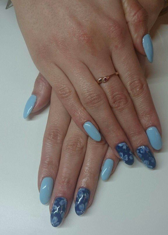 BaskaKosinska's tweet photo. #robinmoses #robinmosesnailart #nailart #flowernails #springnails #mani #semilac #gelpolish https://t.co/ro55n536sa