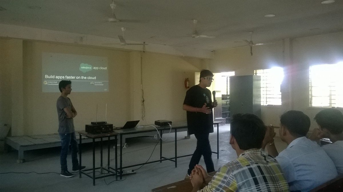 SFDGVadodara's tweet photo. #cloudcomputing fundamentals explained by our Experts at the Polytechnic college, M.S University https://t.co/C9RhlqAu7K