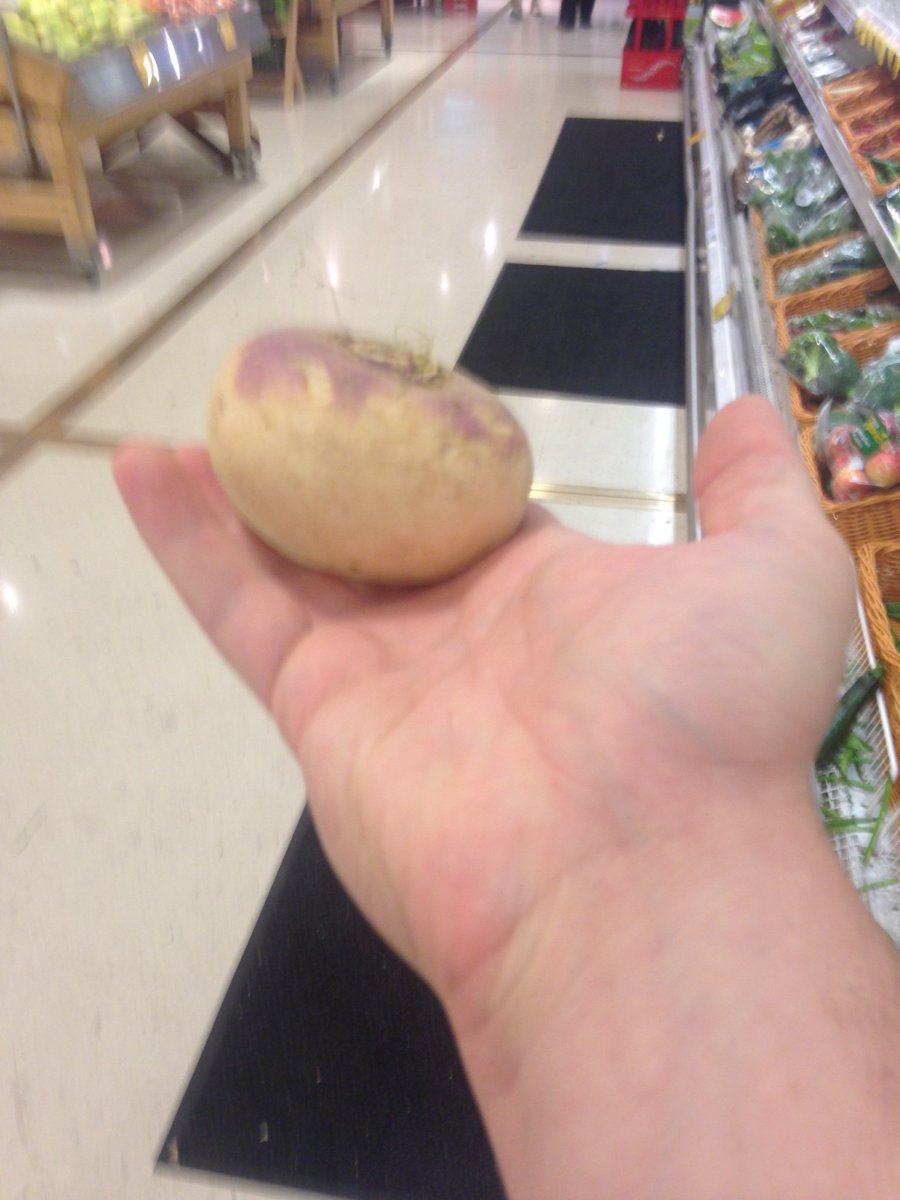 massey_dec's tweet photo. @Toriadoc can't believe this is the size of the turnips here #MiniatureVeg https://t.co/MXhrgIWrZX