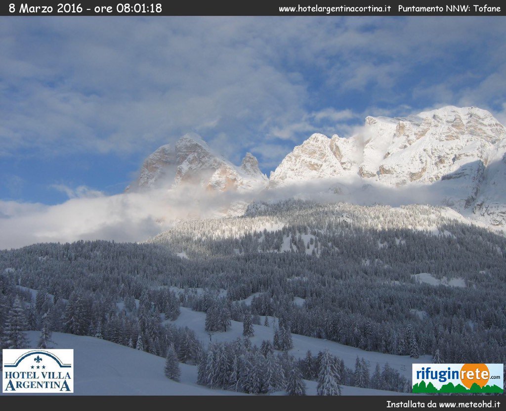 #direttameteo dalle #dolomiti #cortina con le #tofane cariche di #neve rifuginrete.com/webcam <a href="/Hotelvargentina/">Hotel Argentina</a>
