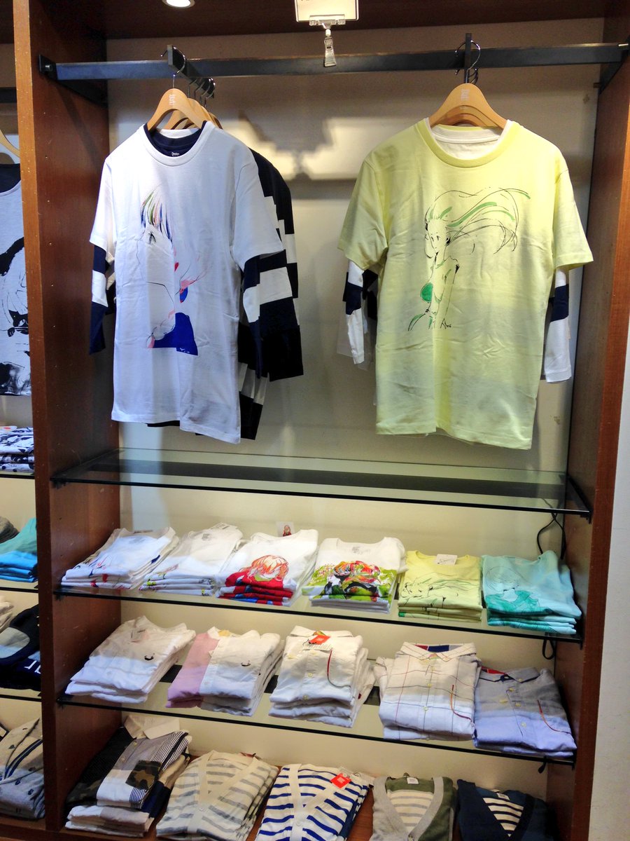 ゆの グラニフ新宿店様 なんと玄関先まで飾ってくださってた上にレジ後ろにポスターまで飾ってくださってました スタッフのお2方もすっごく丁寧にして下さって嬉しかったです ありがとうございます グラニフ T Co Vyppwerpro