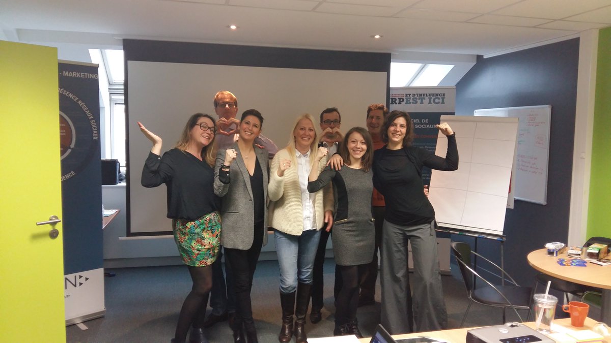 CisionFrance's tweet photo. #journéedelafemme Les managers chez #Cision sont principalement des femmes ,) #ManagirlsPower https://t.co/egZm6rtU4O
