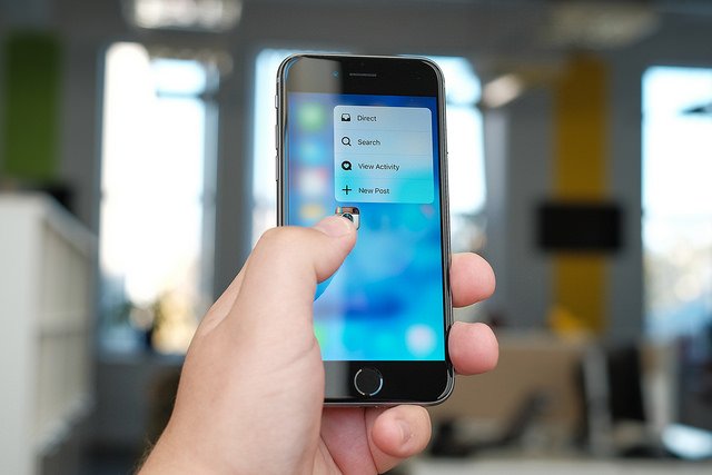 Taylor8wift's tweet photo. 21 iPhone Tricks You Didn’t Know Existed... https://t.co/DwjCHVtDw5 https://t.co/WKjX09bQUU