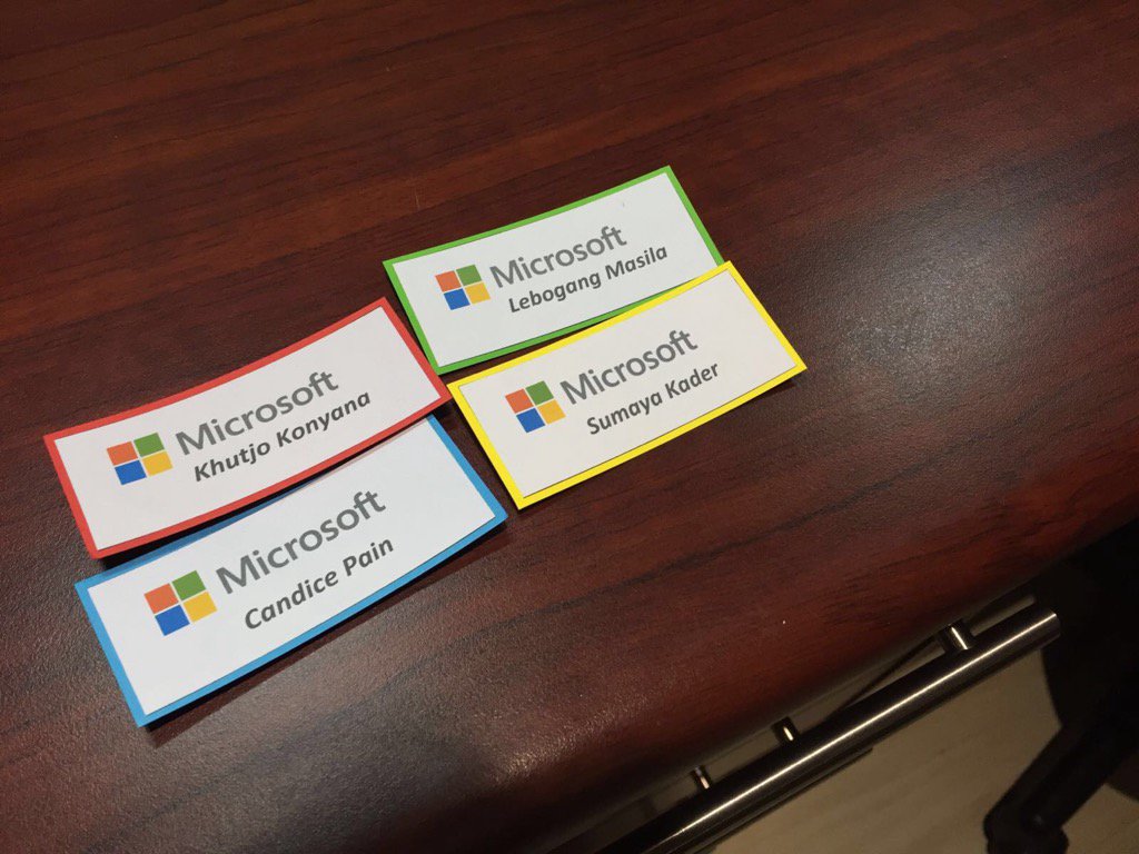SwiftieDarlinG's tweet photo. Name tags for our 'pres' ...cause we fancy like that 🤓 #uctbag https://t.co/jdUDNFlfDN