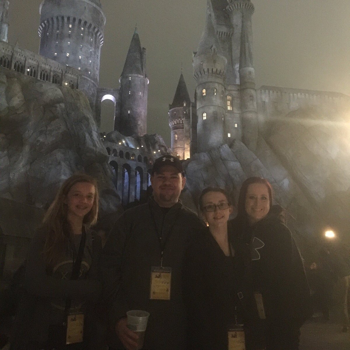 crzykymmi's tweet photo. #HogsmeadeHunt #universalstudioshollywood https://t.co/CemLY4ON4a