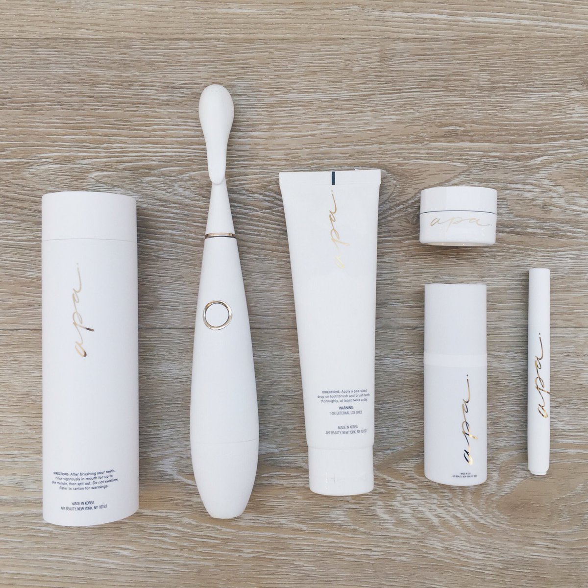 pintsizedfash's tweet photo. Apa Essentials. This dental hygiene kit works wonders + looks amazing too! #DrApa https://t.co/S5hR3RzXa2