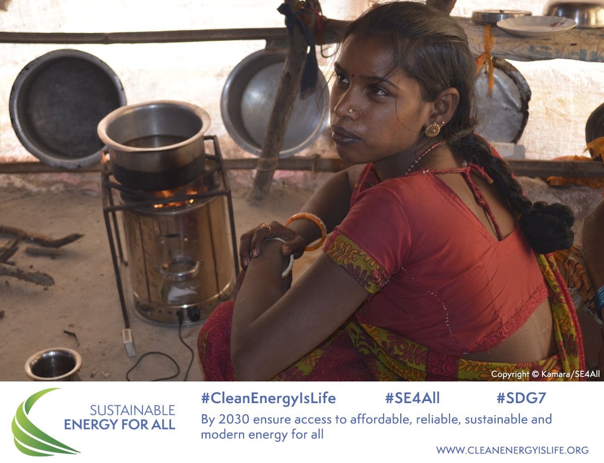 SEforALLorg's tweet photo. Clean, affordable energy lets women thrive #IWD2016 #SE4All #CleanEnergyisLife https://t.co/KpDqFBYNQF https://t.co/LVpsireHaB