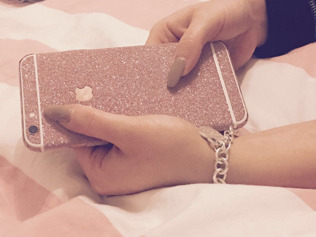 BibisBeauty's tweet photo. Handy aufgepimpt 🙈
AAAAH ich liebe es 😍 https://t.co/2eYpXqnE7O