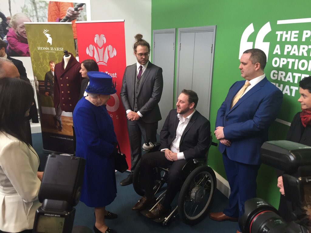 Can't believe this but I just had a chat with the Queen, Not sure what I said but I mentioned slime &amp; said awesome!!