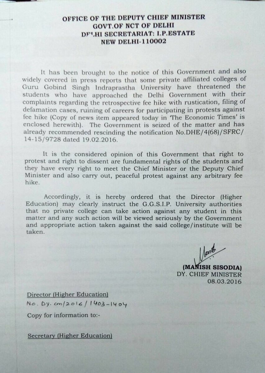 DrKumarVishwas's tweet photo. Hats off to u @msisodia fr allowing peaceful protest by students agnst fee hike. Dear Central Gov,THIS is democracy! https://t.co/yWw3OgidYN