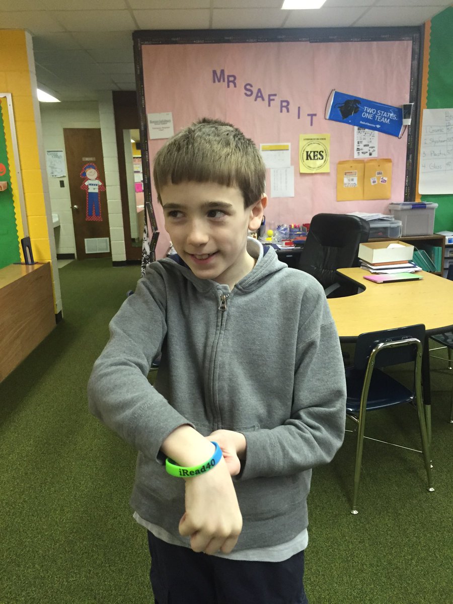 knollwoodelem's tweet photo. Lots of new #iRead40 bands handed out today! So proud of our readers! https://t.co/WKPnbc6rN2