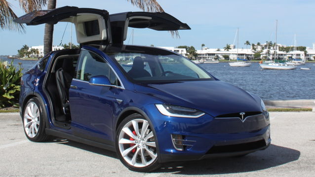 Autonet_ca's tweet photo. Exclusif! Essai du Model X, le pari risqué d'Elon Musk et de @TeslaMotors  Motors https://t.co/eXRC6LVbWt #ModelX https://t.co/R4e0zbqeaR