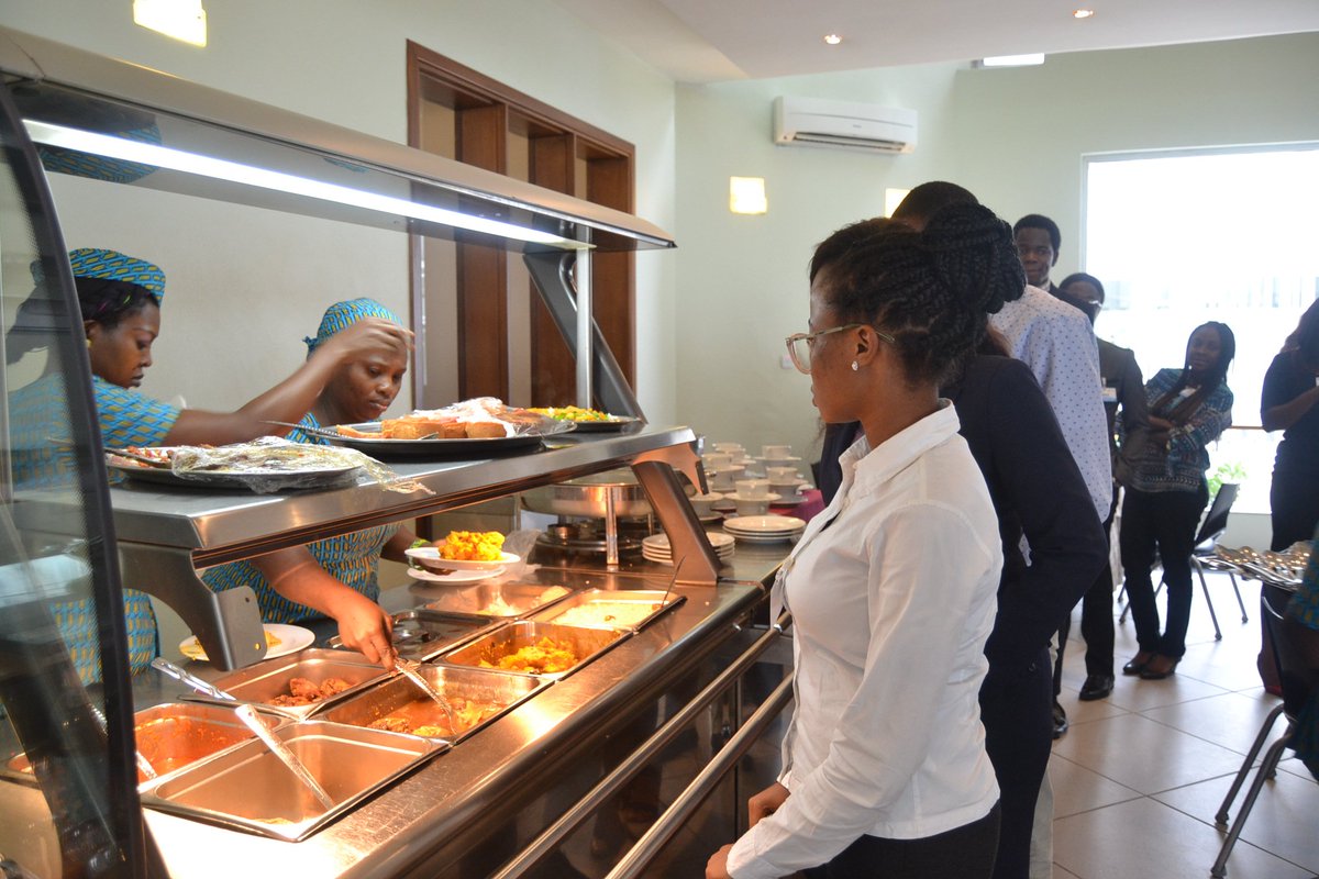 JANigeria's tweet image. #ViMP2016 participants relishing the culinary brilliance of the @LBSNigeria @Accenture @Uzochii__ @rotimiokungbaye