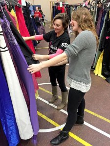 Fundraiser keeps teen girls' legacy alive: shawurl.com/2gdc <a href="/GodleyPark/">Godley Park District</a> <a href="/WhitmoreAceHdwe/">Whitmore Ace Hardwar</a> #prom