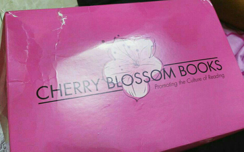 SalmaMYassin's tweet photo. This is awesome, I'm in tears 😭👌 #AShoutout to the #CherryBlossomBooks you guys rock. #GlassSword #VictoriaAveyard ❤ https://t.co/NoQsoiQ0KT