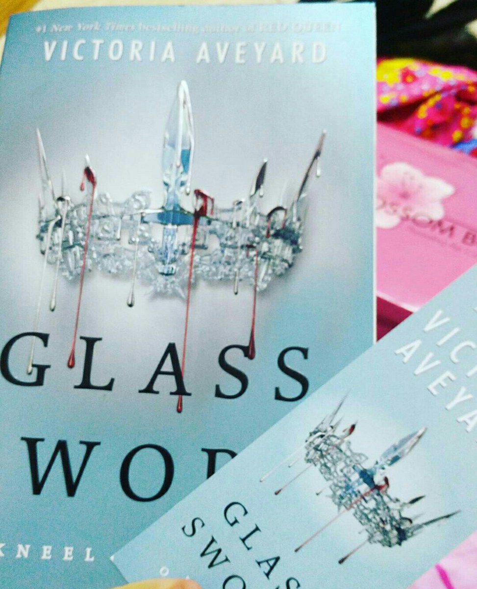 SalmaMYassin's tweet photo. This is awesome, I'm in tears 😭👌 #AShoutout to the #CherryBlossomBooks you guys rock. #GlassSword #VictoriaAveyard ❤ https://t.co/NoQsoiQ0KT