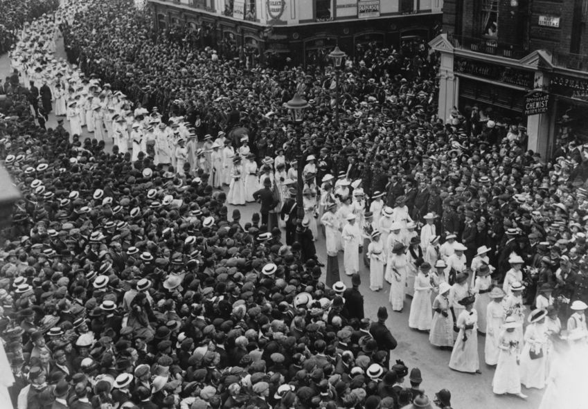 danielbarnbeck's tweet photo. Liebe Frauen fordert eure Rechte, aber das ganze Jahr!
#TagderFrau #feminismus #Suffragetten
https://t.co/AZ7rMiVxM1 https://t.co/ydgwXniWd8