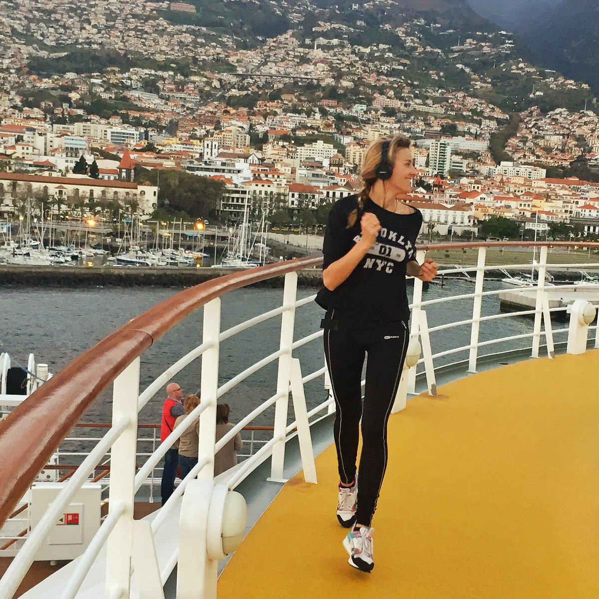 KatharinaNitzpo's tweet photo. #GoodMorningMadeira #KeepMovingit! https://t.co/xYVqUUSQHf