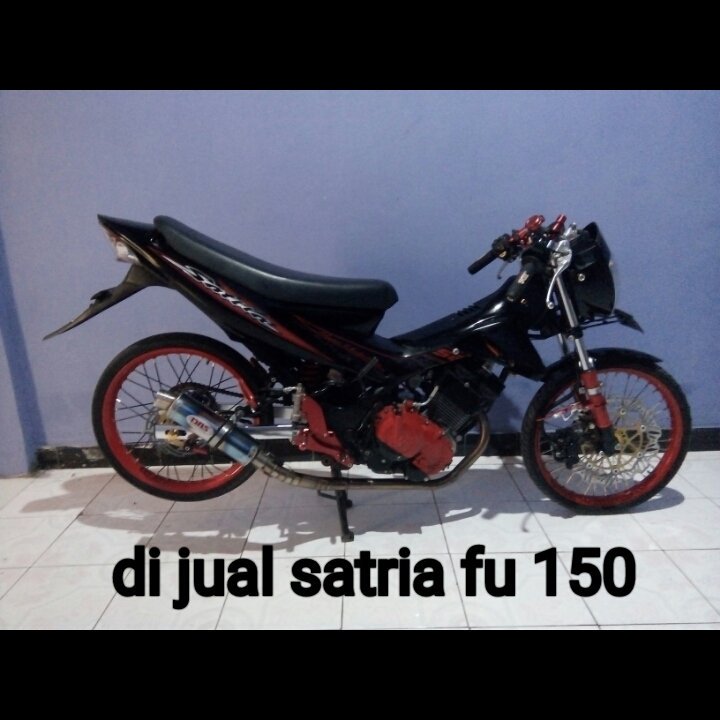 ni motor satria fu 150 keluaran tahun 2011,masi mulus