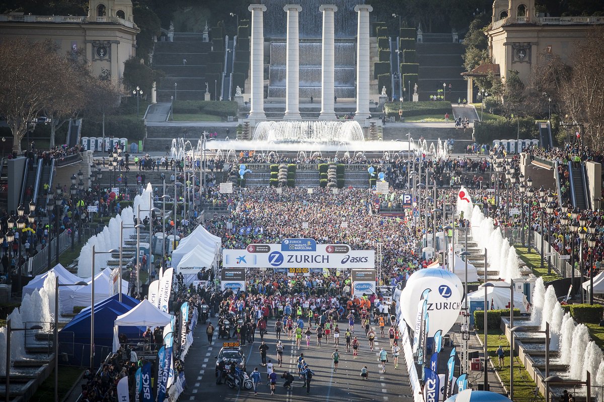 maratobarcelona's tweet photo. Estem fent la playlist de la Zurich Marató de Barcelona.
¿Qué canción quieres escuchar en la salida? https://t.co/PpQJYD7HLn