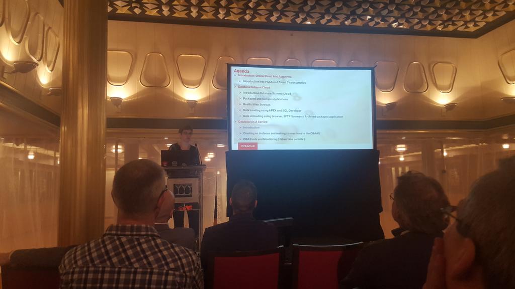 nl_OUG's tweet photo. @iloonellen in her breakoutsession #oracledbcs database as a service &amp; schema service #apexworld @ogh_nl #orclapex https://t.co/1kJUFuEXXq