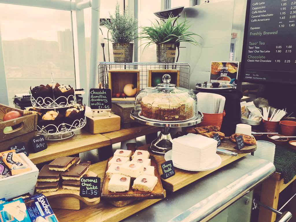 BG250Food's tweet photo. #cloud9 for some delicious cake and coffee ☕️🍰 https://t.co/FKv9Lv0YNv