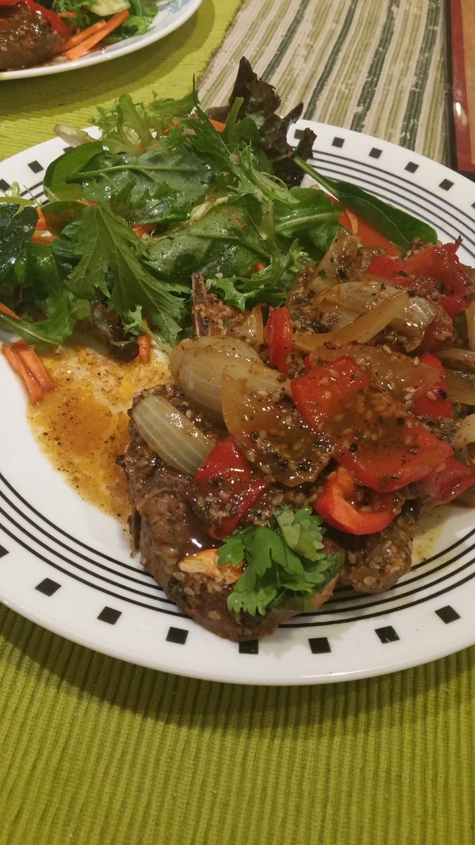 RushinaMG's tweet photo. And finally I cooked in @Australia. Lamb chops braised in curry sauce with peppers and onions. #jeevansafal! https://t.co/8WZQtR8qV9