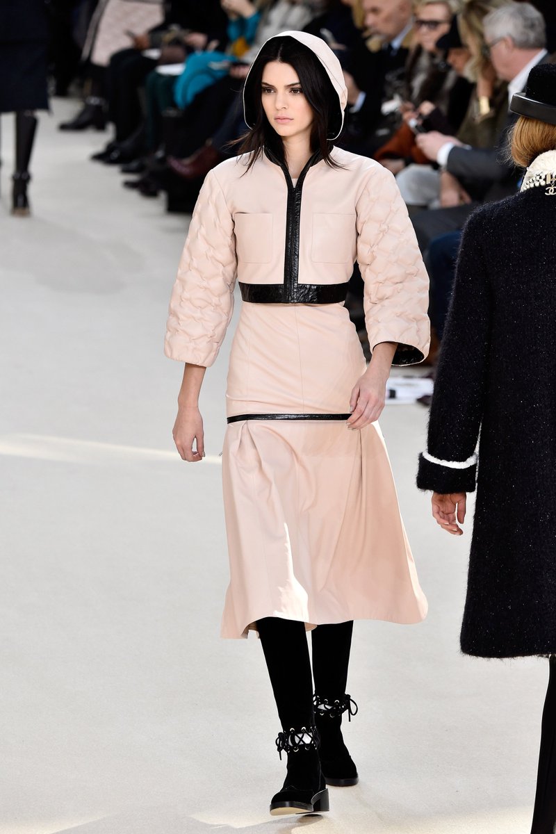 BazaarUK's tweet photo. Spotted: @KendallJenner on the @Chanel #AW16 catwalk https://t.co/g4n9adt54j #PFW https://t.co/onvNT5HSbC