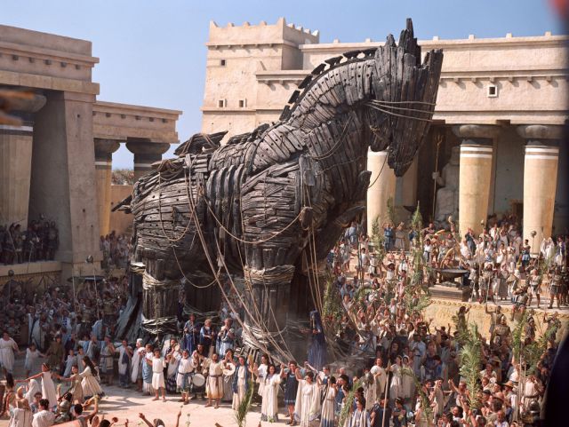 @facebook Trojan Horse #CommerceStrategy buff.ly/21iQtB3