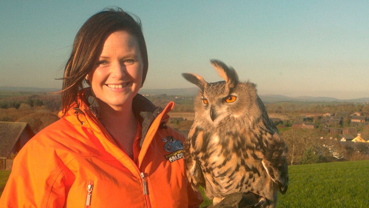 PembsFalconry's tweet photo. It's #InternationalWomensDay A massive shout out to all #InspiringWomen out there #Wales #Pembrokeshire @visitwales https://t.co/M2MPg6ne4S
